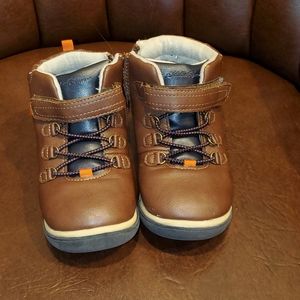 Eddie Bauer boy's boots size 11